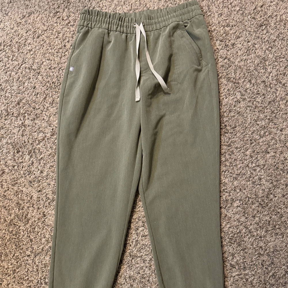 Figs high waisted Tatu slim cargo jogger scrubs